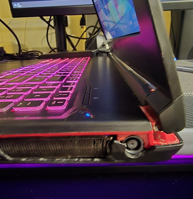 Геймърски лаптоп MSI GP63- i5,24gb, GTX 1060