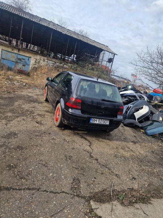 Vând urgent  golf 4
