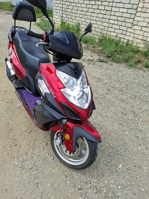 Продам скутер 150 кубов