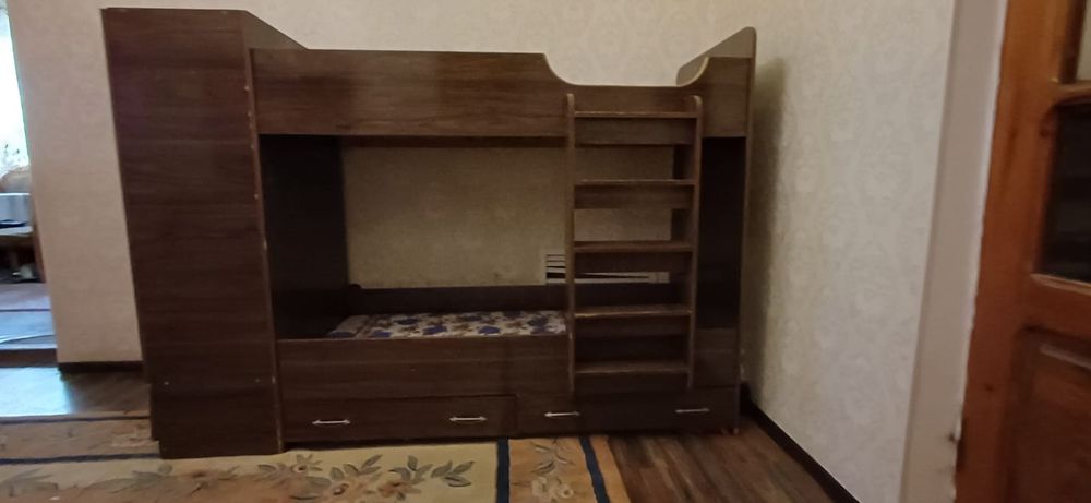 Детская двухъярусная кровать