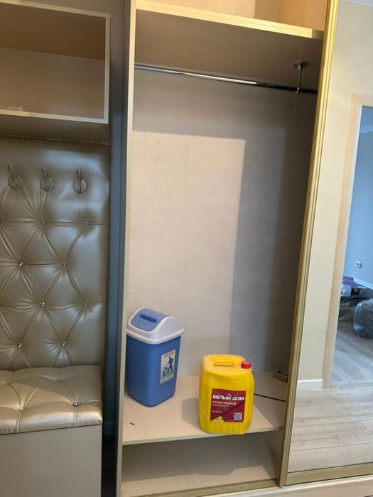 Прихожая мебель широкая