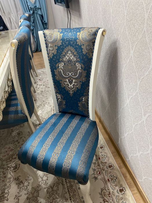 Гостиной мебель стол стулья