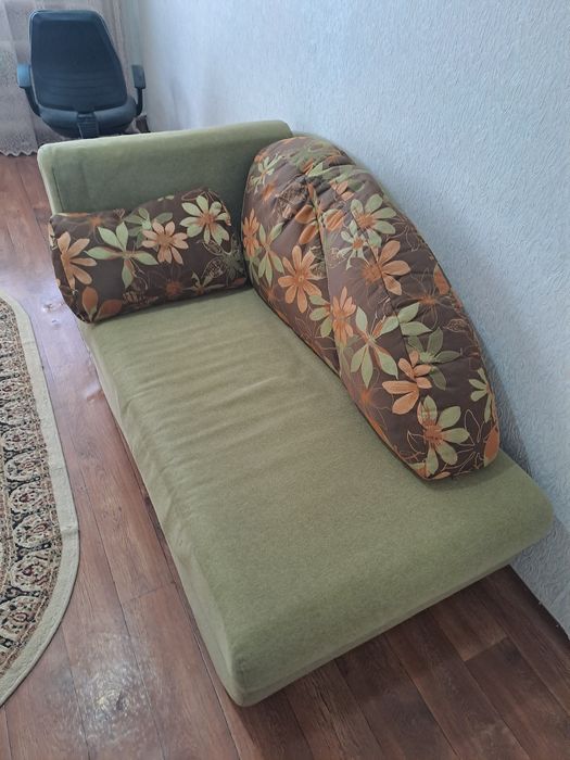 Диванчик Софа.. недорого.