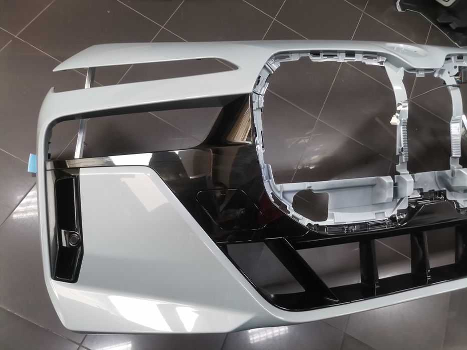 Нова Предна Броня Комплект USA BMW G70 i7 7 M Sport Shadow Paket