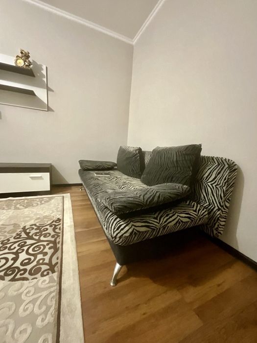 Раскл,  Продаётся  раскладной диван (б/у) в хорошем.  Состоянии.