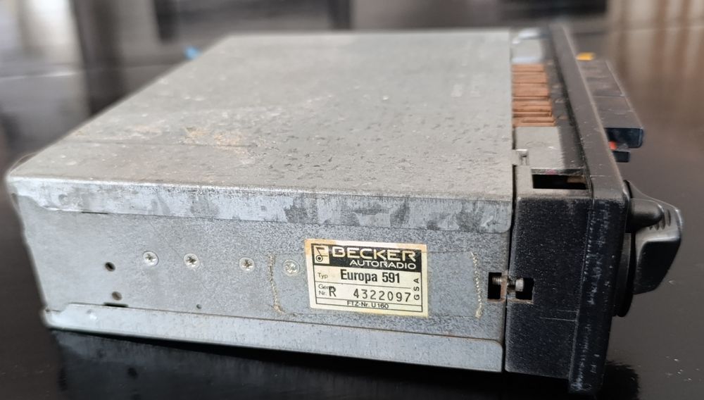 Радиокасетофон BECKER 
Оригинално радио