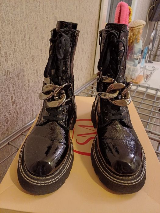 Ботинки женские, лаковые,размер 38