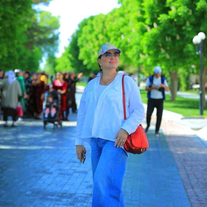 Гид Гульнора по Самарканду и Шахрисабз на машине Киа Сонет