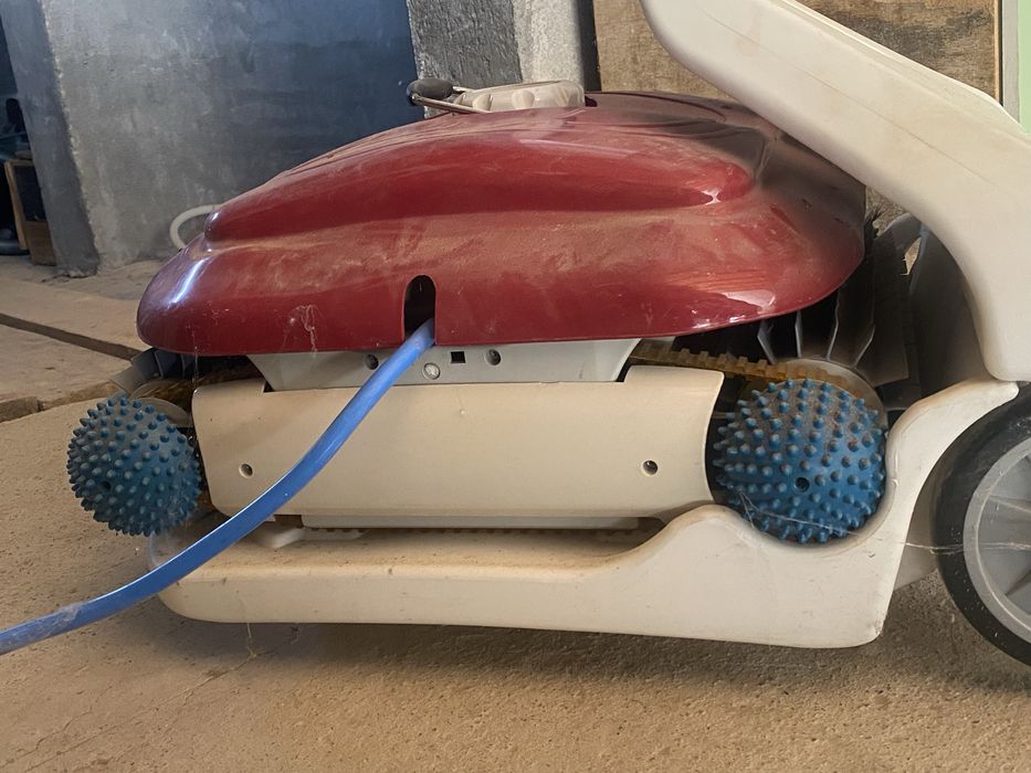 Робот пылесос для бассейна