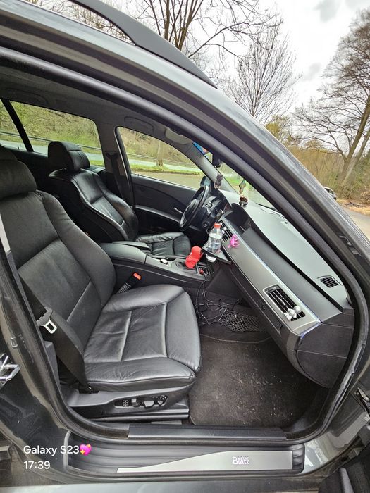 BMW e61 525i aproape ful și întreținut