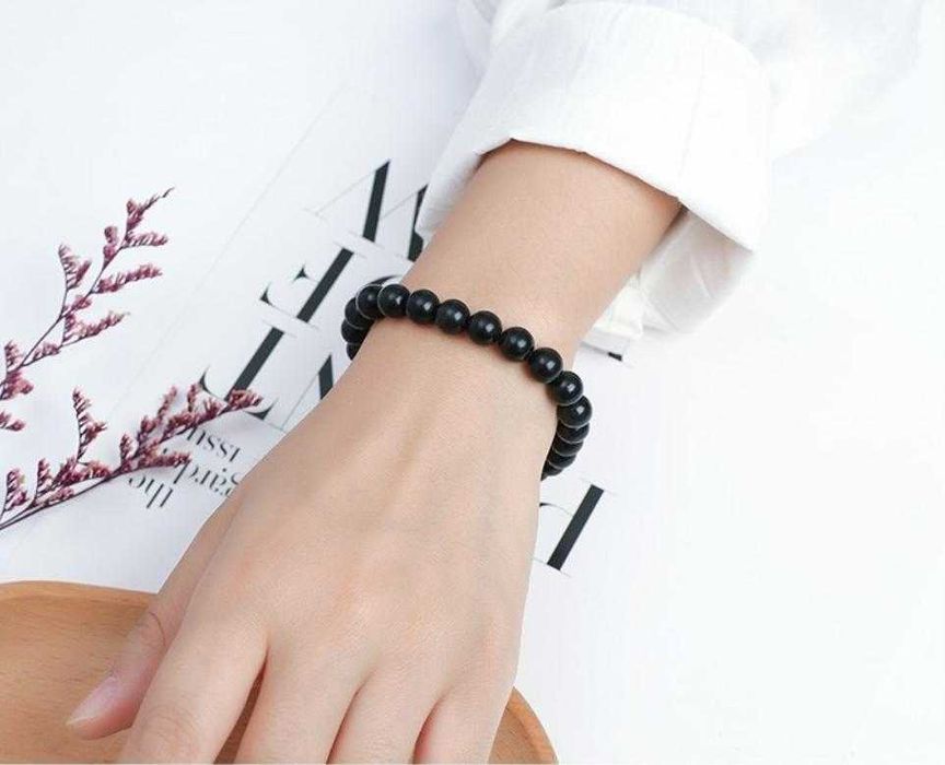 Универсална Разтегаема Шунгитова Гривна от Естествен Шунгит Обработена