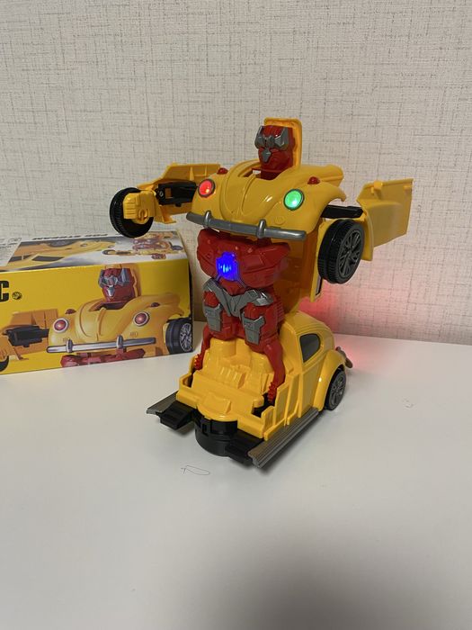 Трансформер Кола - Робот с пушек - RACING CAR