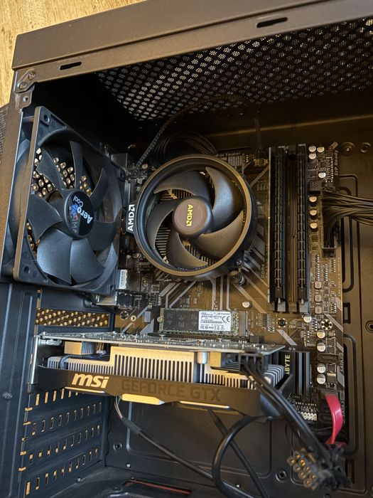 PC light gaming sau birou(scoala, facultate) cu procesor Ryzen 5 3400G, placa video MSI GTX 1650, 16 GB RAM DDR4