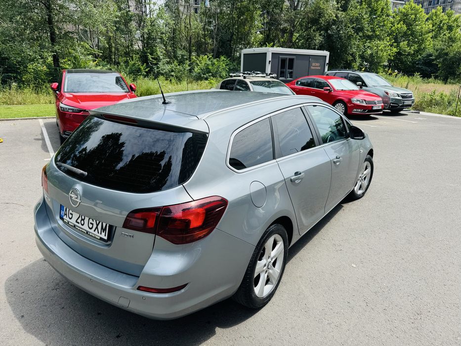 Opel Astra J 2012 2.0Cdti