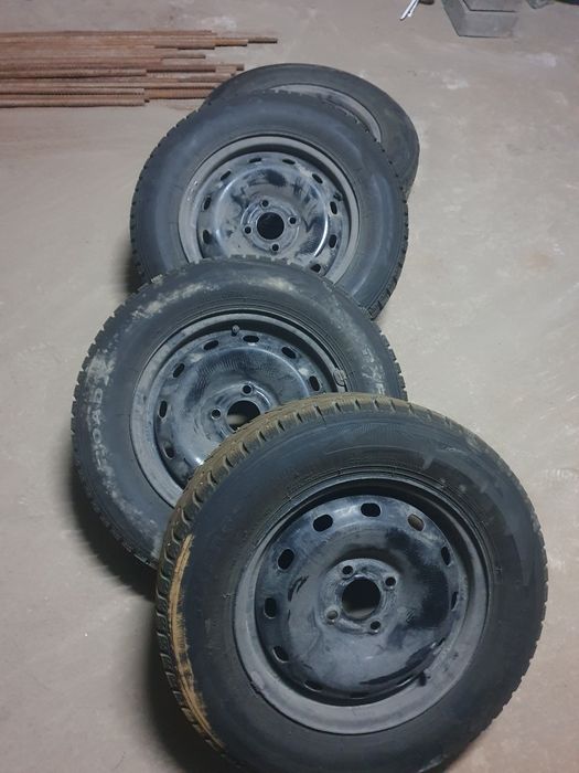 Продам зимние шины с дисками