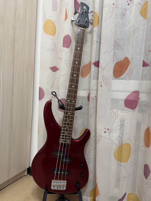 Продаётся Бас гитара Yamaha trbx174