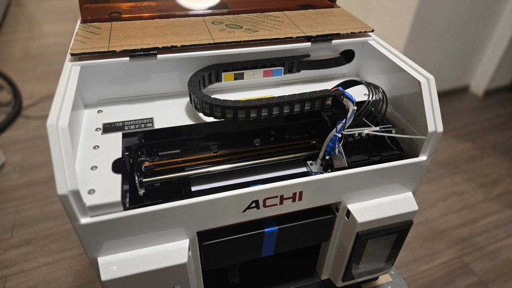 Imprimanta UV ACHI dimensiune A4 (Printeaza pe orice fel de material)