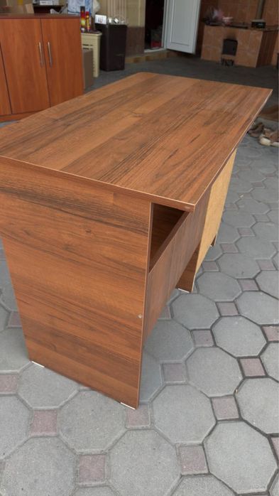 Продам письменный стол