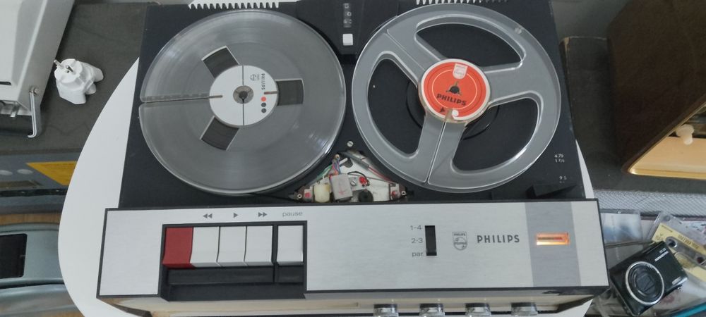 Lampi, sunet cald! Magnetofon Philips