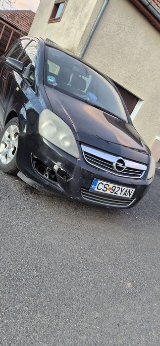 Vând opel zafira
