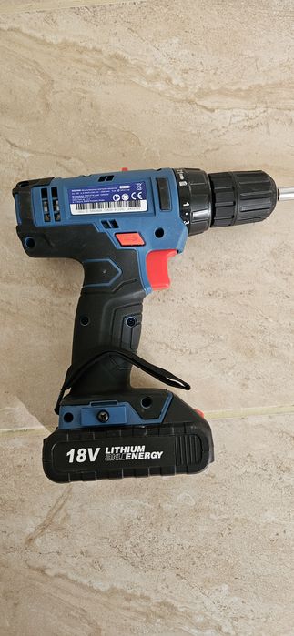 Vând Maşină de găurit cu acumulator 18V, Li-ION
