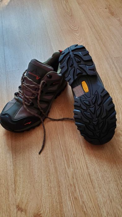 Bocanci Swiss Tech Salomon Columbia Nortiv8