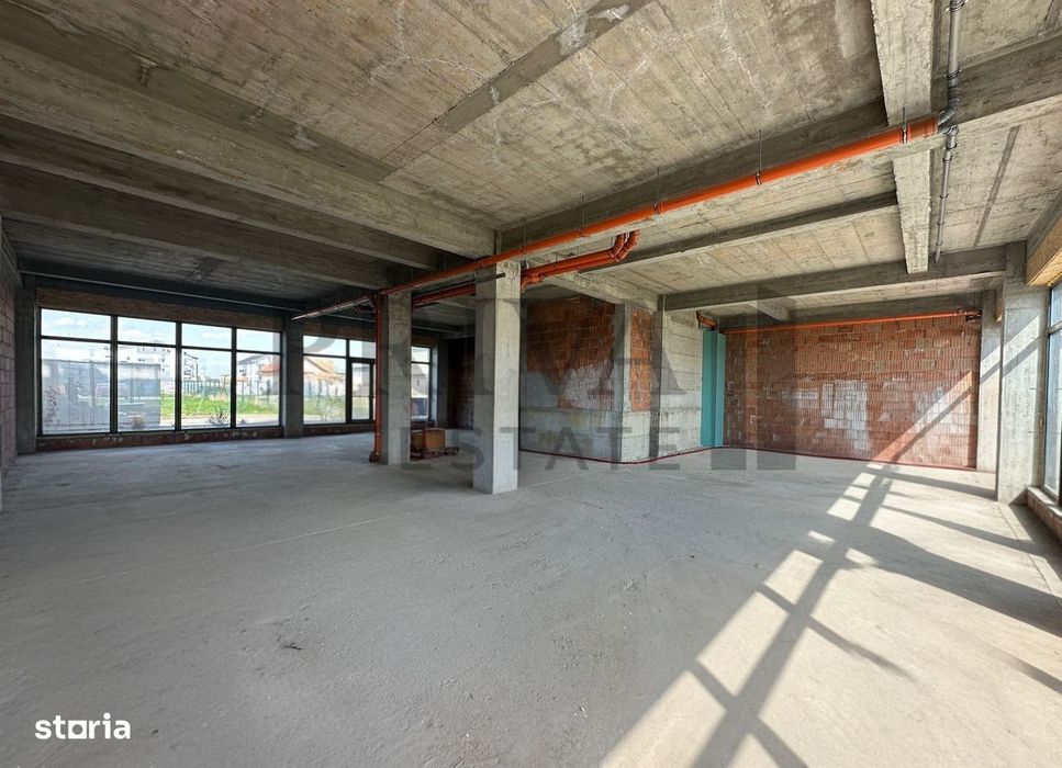 Spatiu comercial, 210 mp, locuri de parcare, Giroc