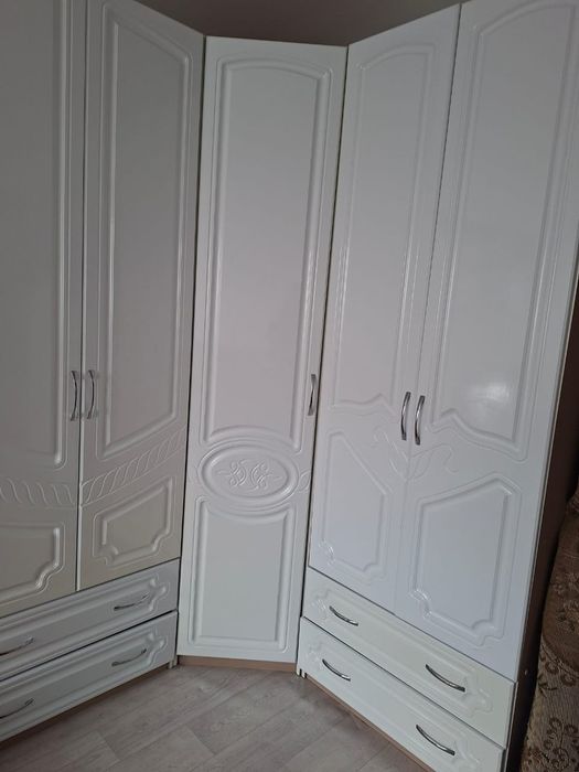 Продам спальный гарнитур