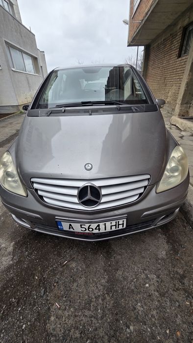 Мерцедес В класа 180