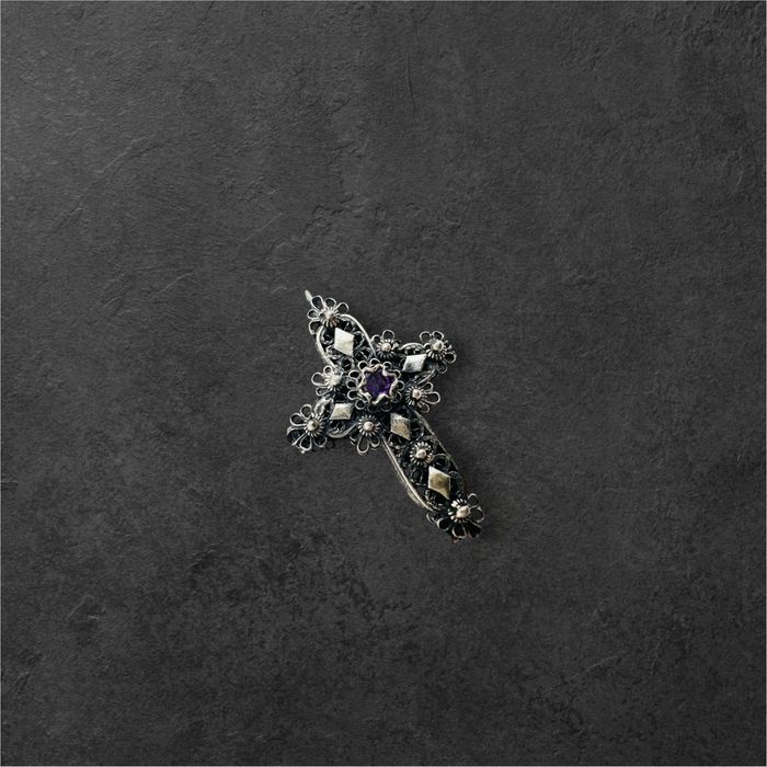 Сребърен кръст с полускъпоценен камък – ръчна изработка