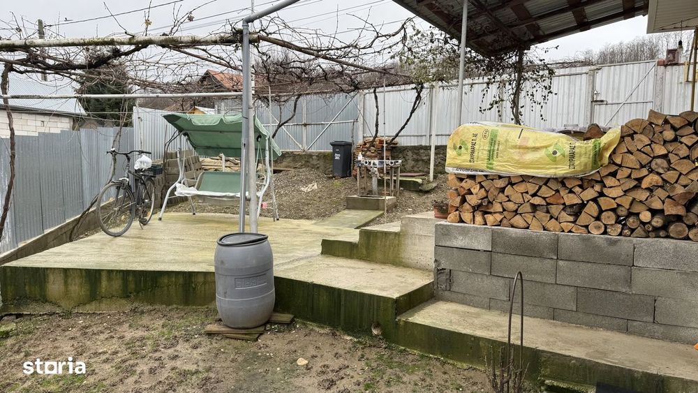 Casa in Margineni