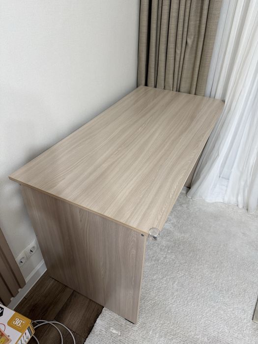 Продается компьютерный стол ZETA