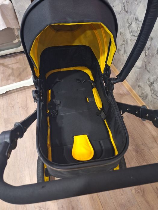 Детская коляска с автокреслом