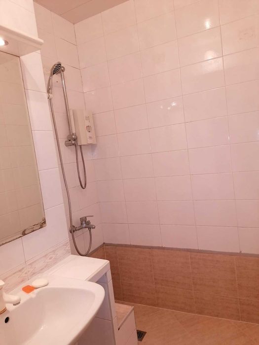 Давам под наем тристаен -център