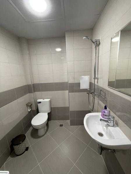 Дава се под наем Двустаен апартамент в Бургас, Лазур - 40 кв.м за 612 € - Снимка #1