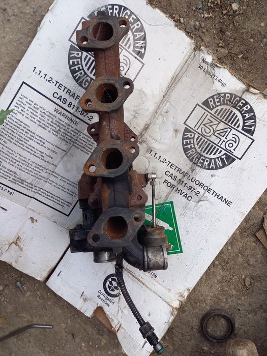 Turbina cu galerie evacuare 1.5dci Dacia Renault Logan Sandero defecta