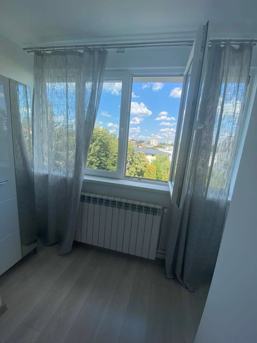 Apartament 4 camere de inchiriat la 1 minunt de universitate