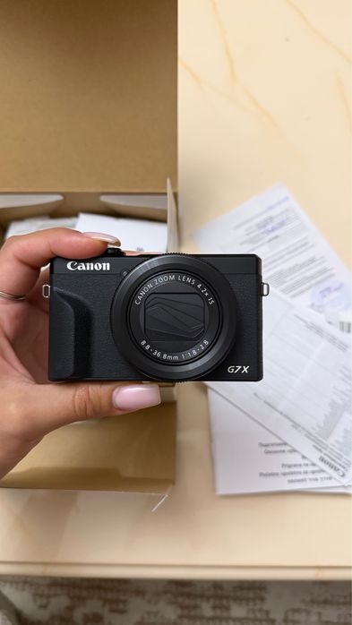 Canon G7 X Mark IV