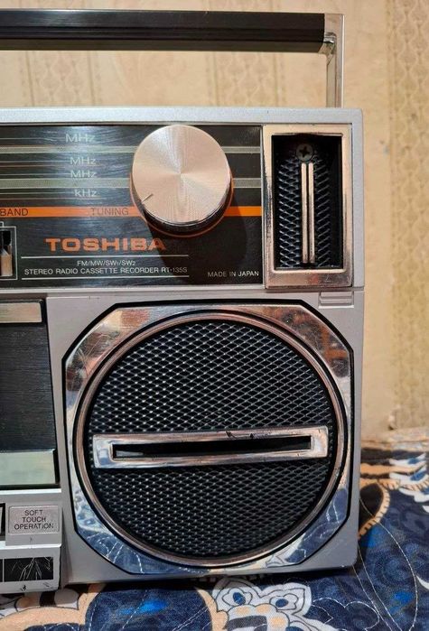 Магнитола Toshiba BomBeat RT-135S