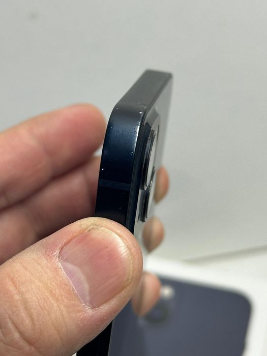 Продам Айфон 13 128г