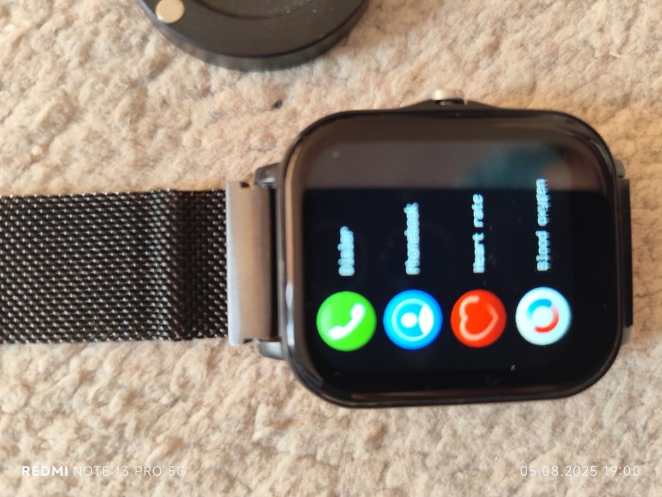 Смарт часовник  с магнитна метална верижка