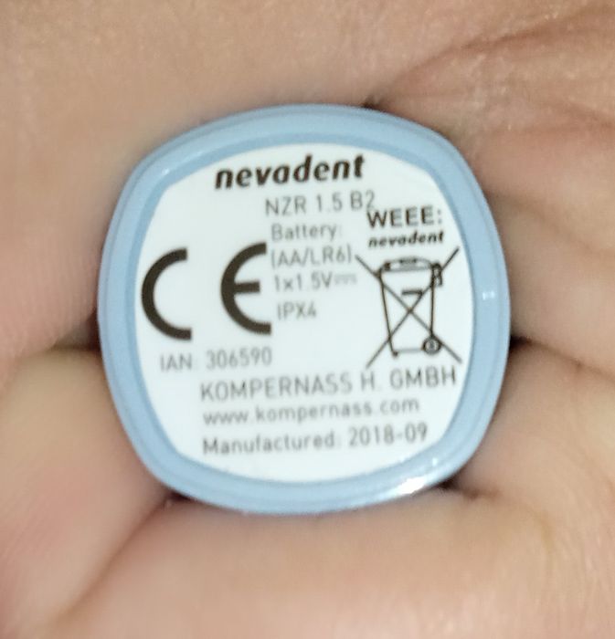 Уред за почистване на зъби