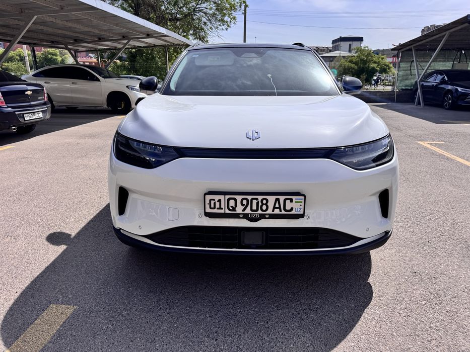 Leapmotor c11 белый