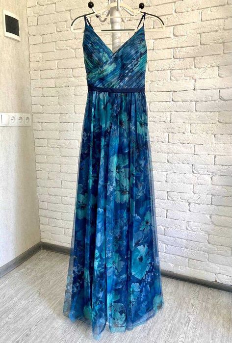 Вечернее платье Vera Mont из Европы на выпускной, свадьбу и др.