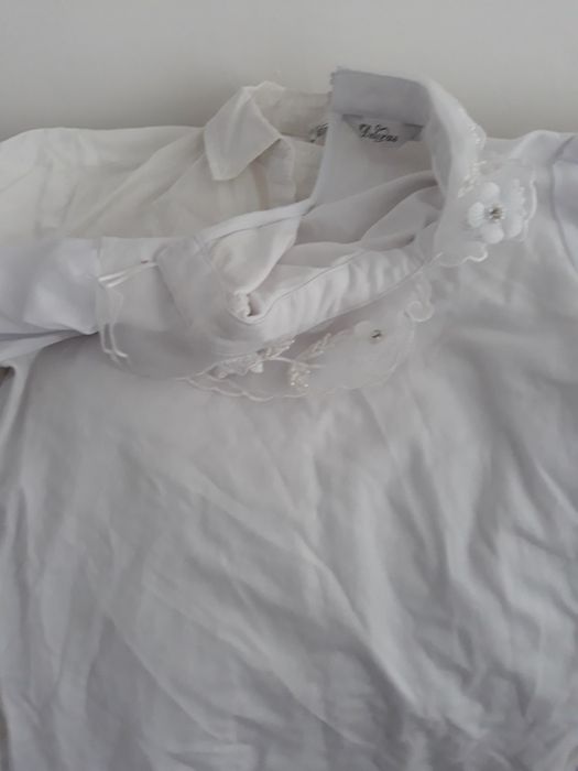 Серая юбка и белые рубашки