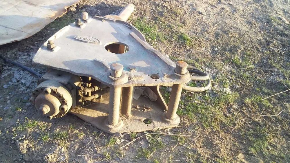 Отбойный молоток экскаваторга