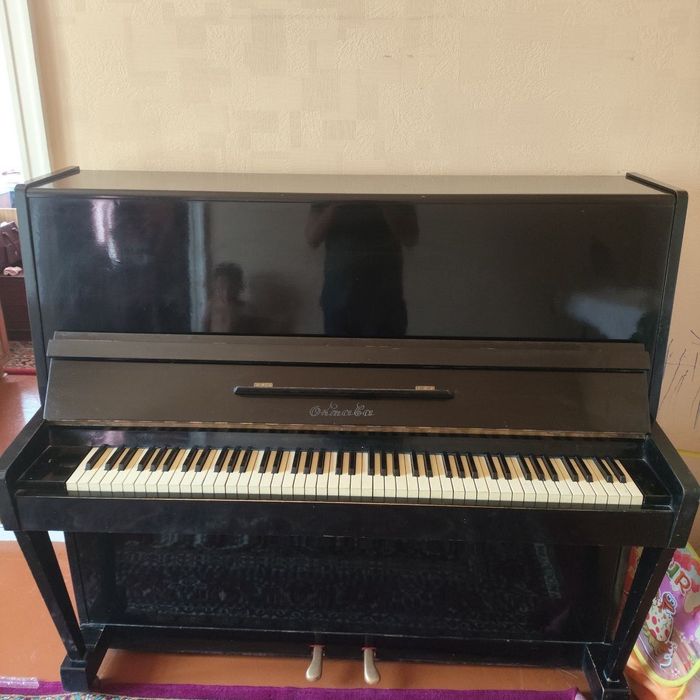 Pianino OKTAVA sotiladi