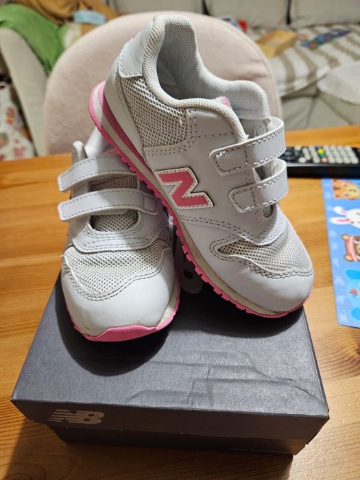 Маратонки new balance