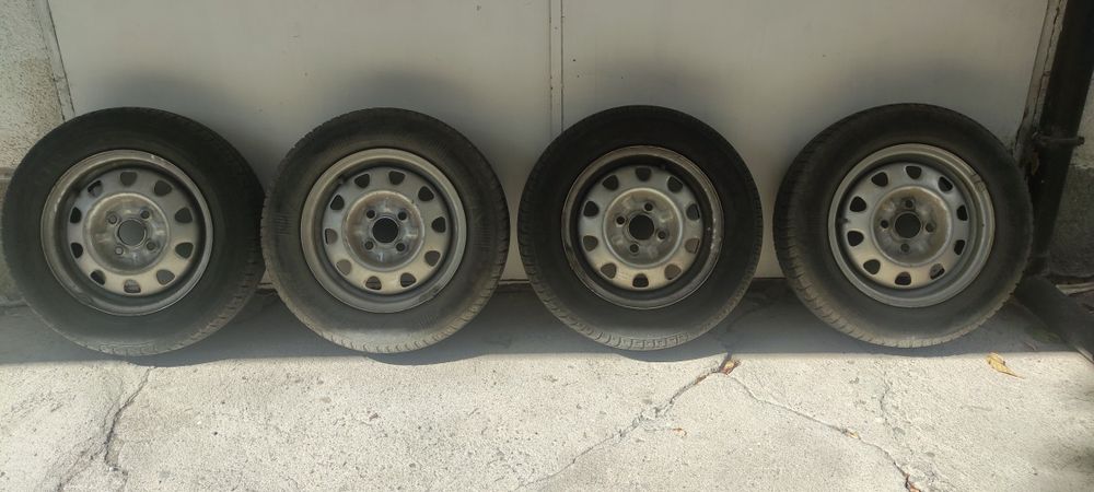 Джанти с гуми 13" 4х100 за Skoda, Volkswagen, Seat