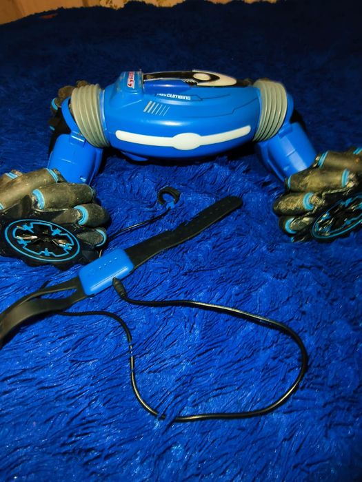 Детская машинка на пульту